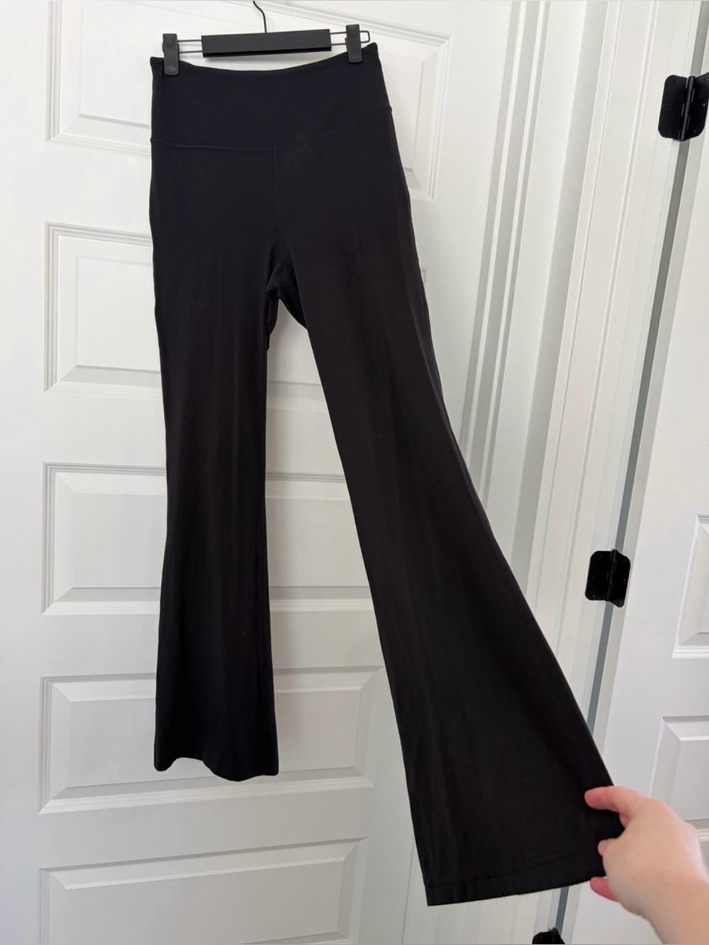 Lululemon flared ‘Groove’ yoga pants